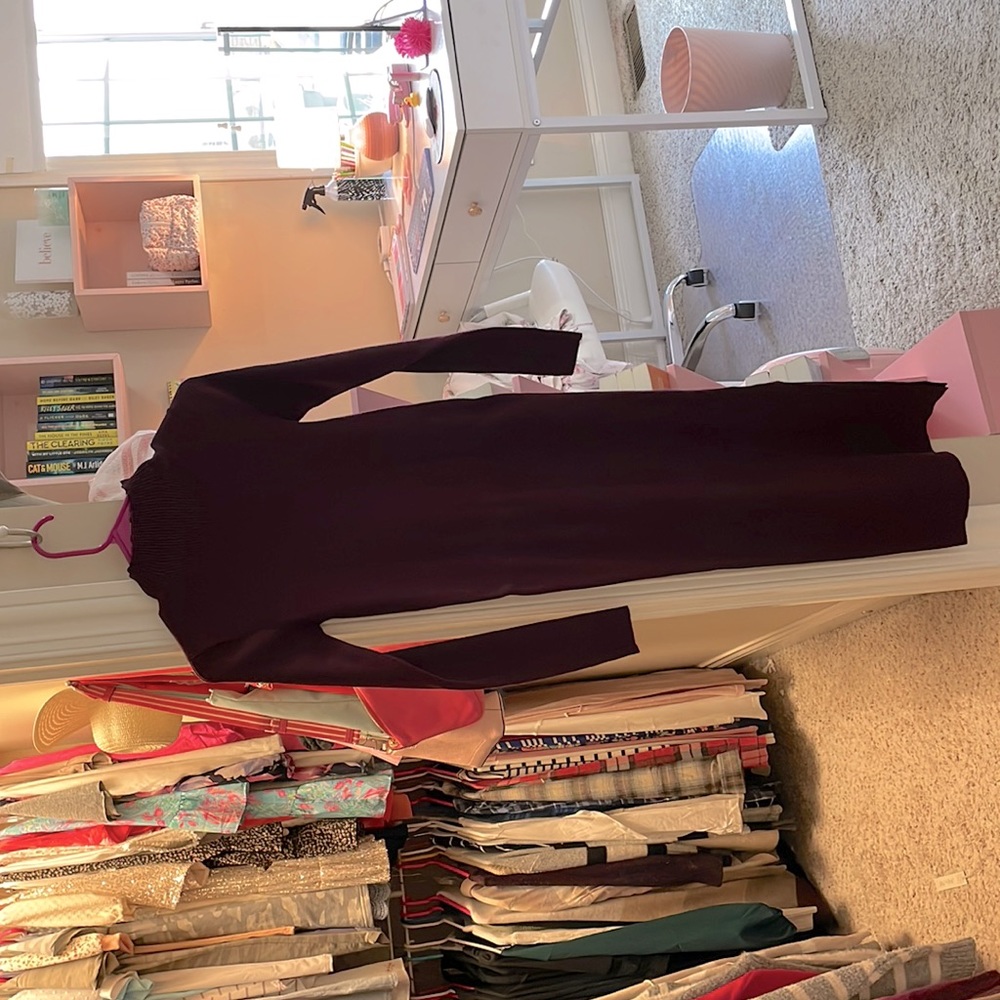 Maxi body fitting maroon dress great for work can add accessories for nights out